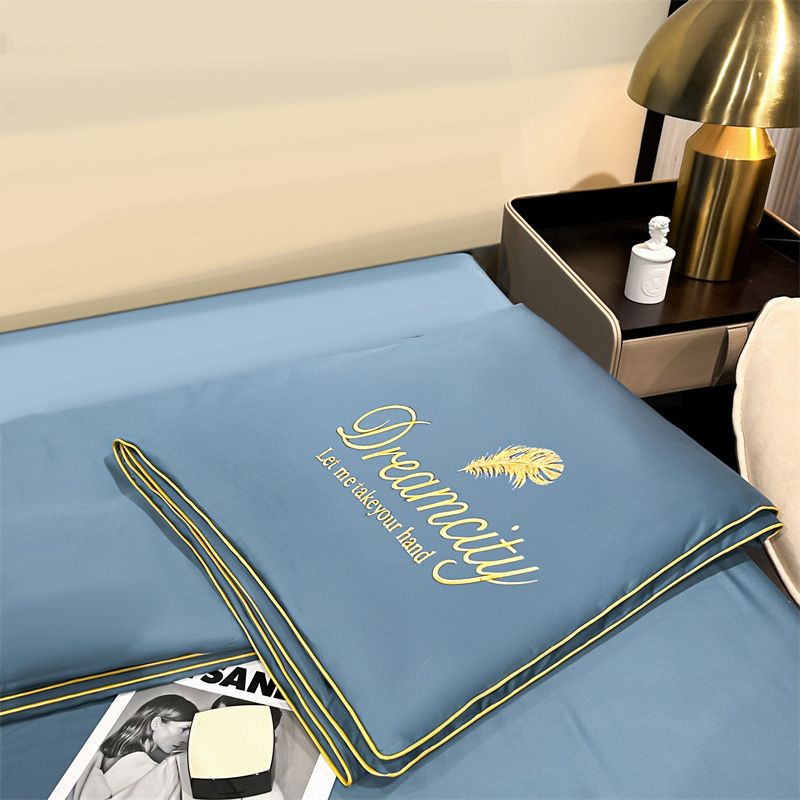 🔥 Summer Simple Ice Silk Quilt🎁Suitable for spring, summer and autumn