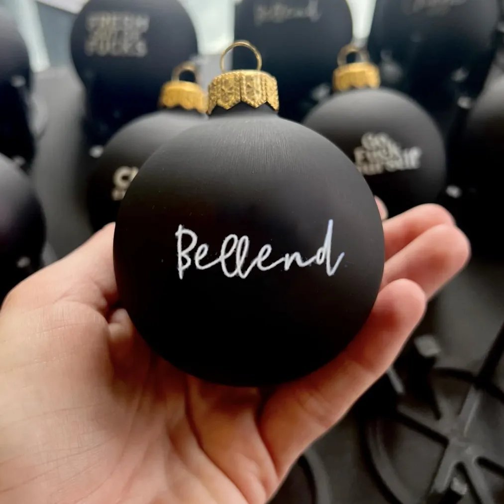 🎄 69% OFF NOW! 🤣 Funny Christmas Ornament - Humorous Design for Tree Decoration, Perfect Gift for Family Gatherings 🎁📦