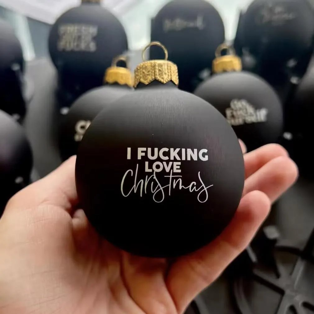 🎄 69% OFF NOW! 🤣 Funny Christmas Ornament - Humorous Design for Tree Decoration, Perfect Gift for Family Gatherings 🎁📦