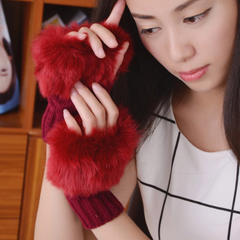 Women's Cozy Faux Fur Gloves