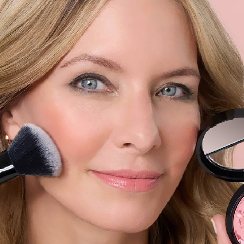 Versatile & Retractable Makeup Brush for Blush and Powder