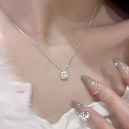 ✨Elegant Women's Necklace with Pendant