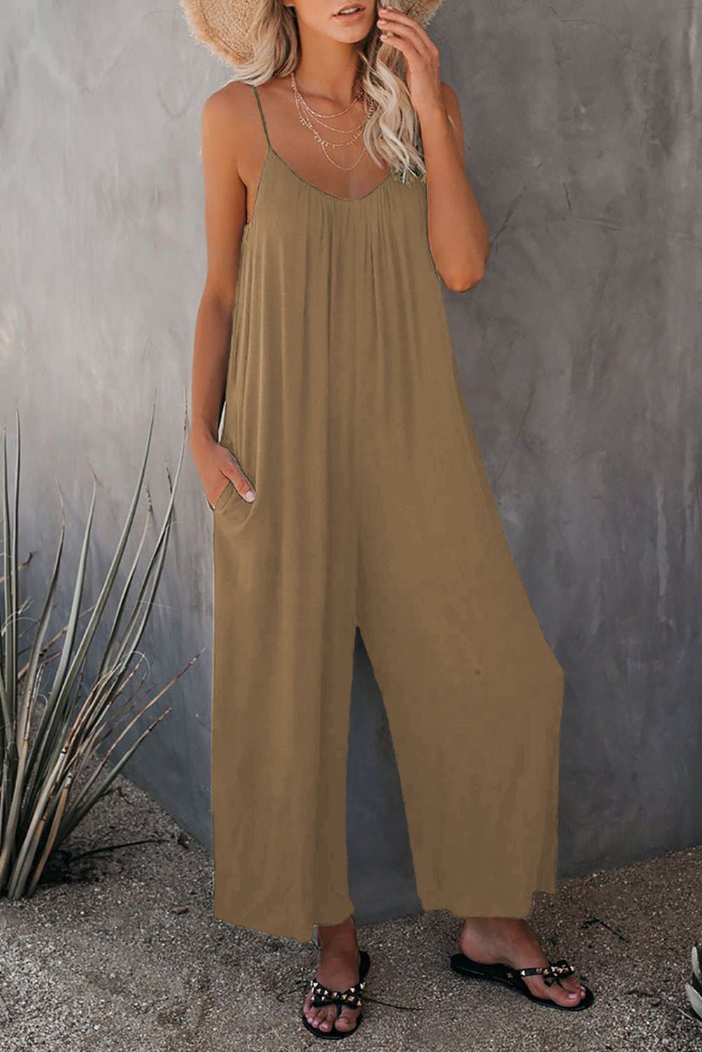 Clearance Sale! 🌸 Loose Sleeveless Wide-Leg Jumpsuit with Pockets - Stretchy & Flowy