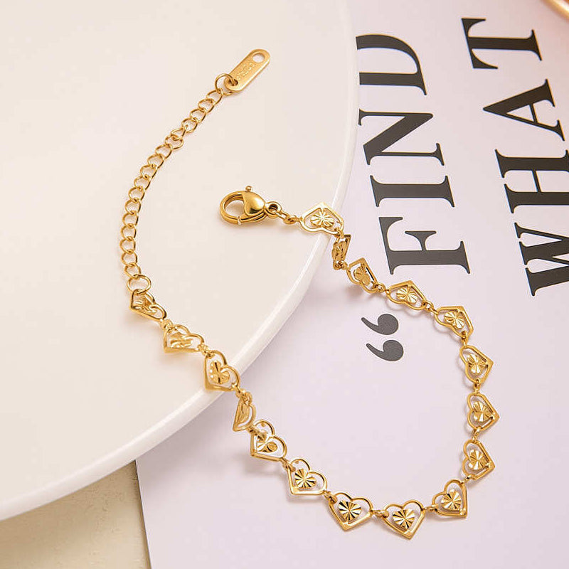 Radiant Heart Necklace – Whisper-Light, Day-to-Night Glow