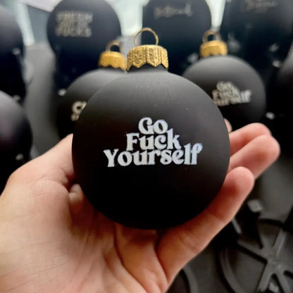 🎄 69% OFF NOW! 🤣 Funny Christmas Ornament - Humorous Design for Tree Decoration, Perfect Gift for Family Gatherings 🎁📦