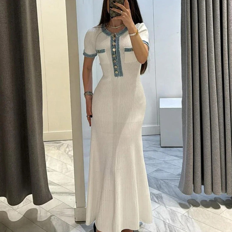 Fashionable Slim-Fit Knit Maxi Dress with Metal Buttons