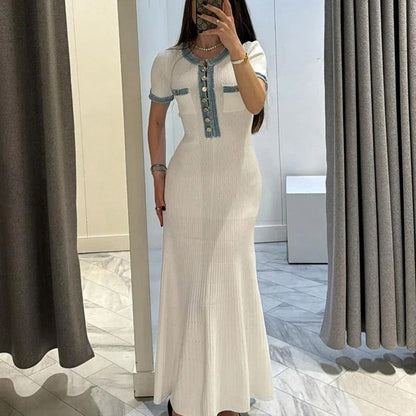 Fashionable Slim-Fit Knit Maxi Dress with Metal Buttons