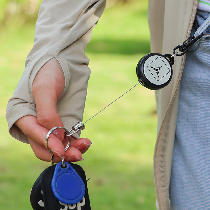 Heavy-Duty Retractable Keychain – Durable Cable, Compact Design & Secure Key & Card Holder💳