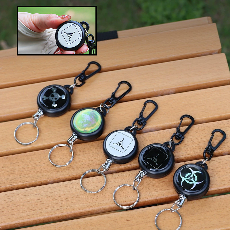 Heavy-Duty Retractable Keychain – Durable Cable, Compact Design & Secure Key & Card Holder💳