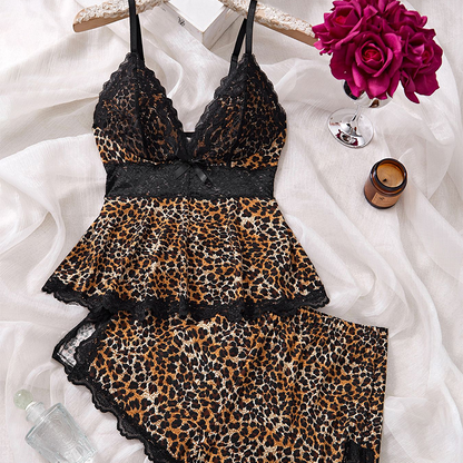 💕What should I wear tomorrow?💕Lace Trimmed V-Neck Camisole & Shorts Sleepwear Set