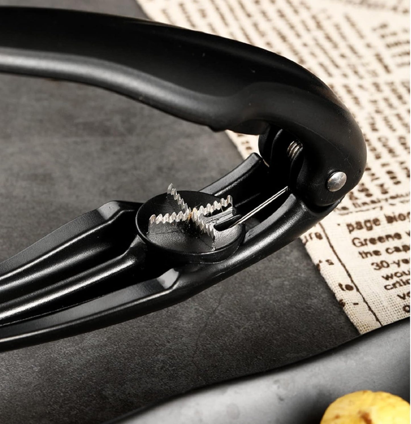 🔥Hot Sale Deals-Chestnut Peeler - Effortlessly Remove Shells with Ergonomic Safety Design for Holiday Cooking & Meal Prep 🍂🔪