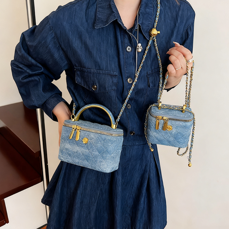 🔥Limited-time offer-Women's Quilted Rhinestone Denim Crossbody Box Bag