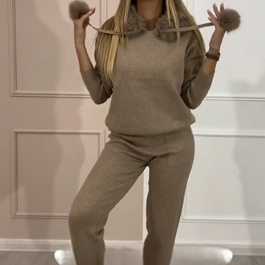 🔥New Arrivals Special Offer-Luxe Plush Collar Lounge Set (Hoodie + Pants)