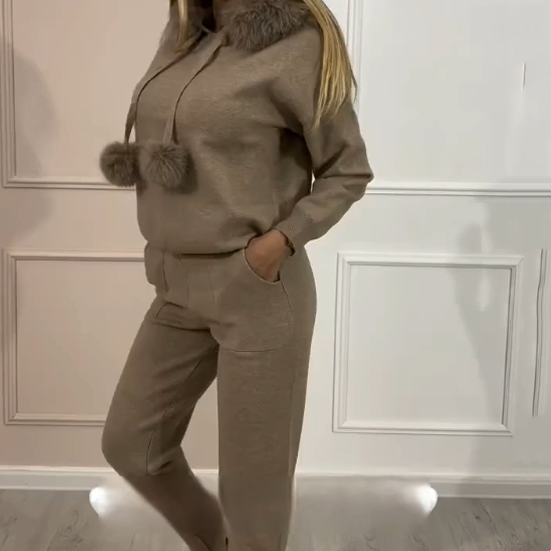 🔥New Arrivals Special Offer-Luxe Plush Collar Lounge Set (Hoodie + Pants)