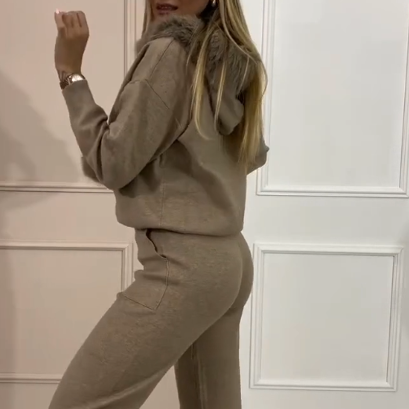 🔥New Arrivals Special Offer-Luxe Plush Collar Lounge Set (Hoodie + Pants)