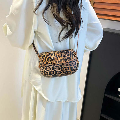 Minimalist PU Leather Crossbody Saddle Bag