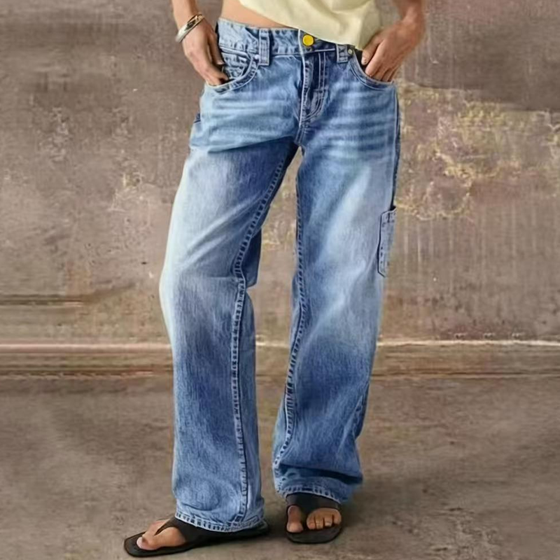 ✨ Easy Everyday Comfort | Women's Relaxed-Fit Straight-Leg Jeans